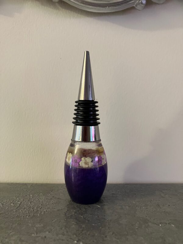 Dark Purple Resin Wine Stopper with a Ring of Dried Flowers, 1OAKG